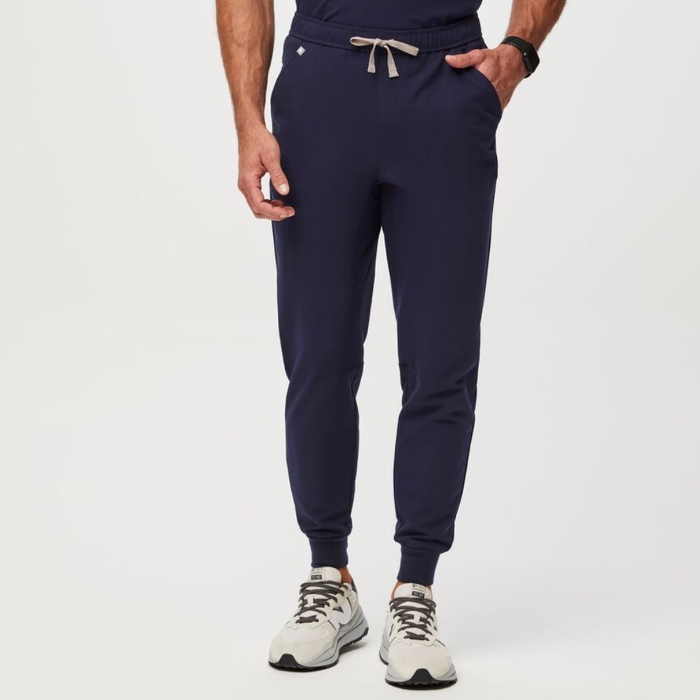 Men’s Figs Tansen jogger Size large